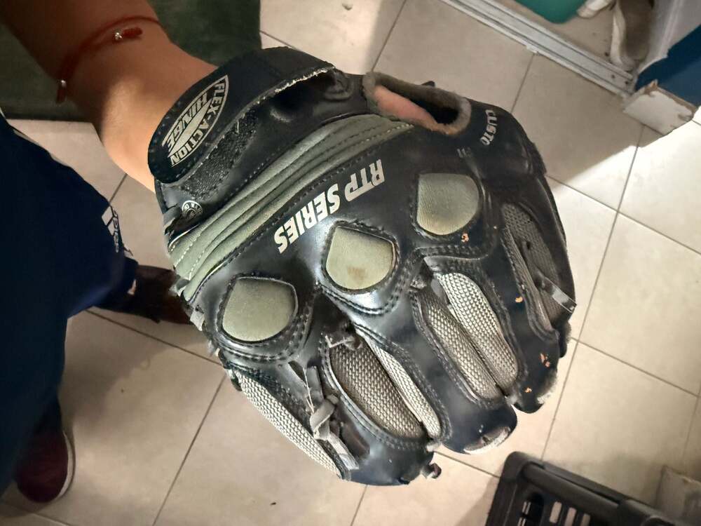Franklin RTP Series 10.5" Youth Baseball Glove 4626 Flex-Action Hinge RHT